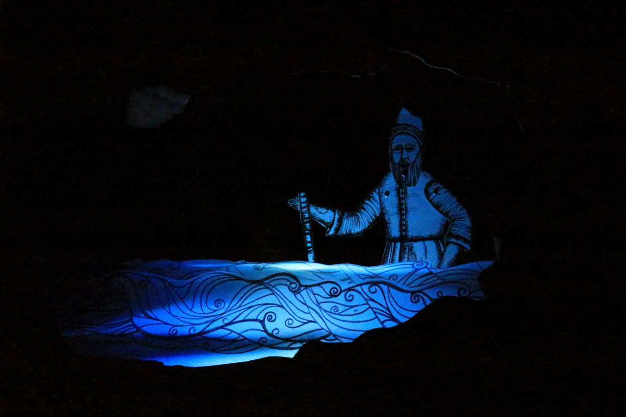 Simin and Farzan, a puppet theatre